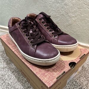 Born Sur Burgundy Leather Sneakers GUC